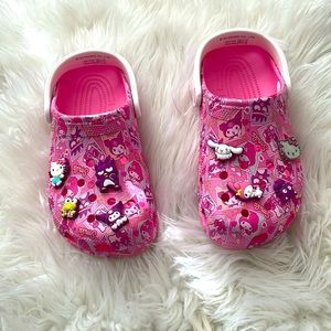 Sanrio Hello kitty crocs + croc charms 💗
